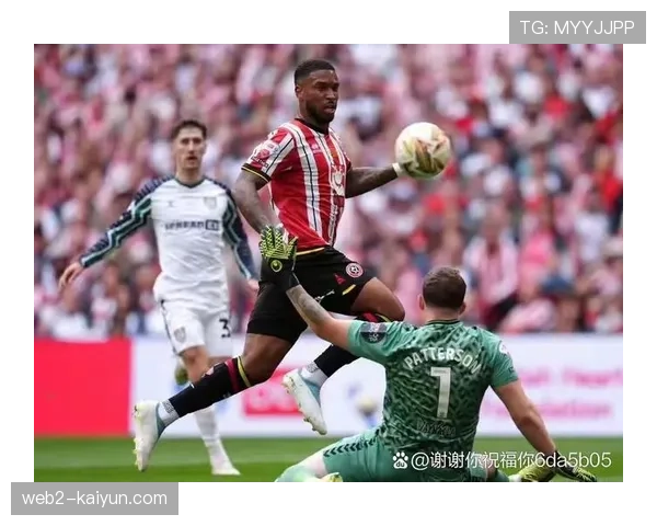 英超特殊尺度允许干扰门将，定位球战术更具侵略性