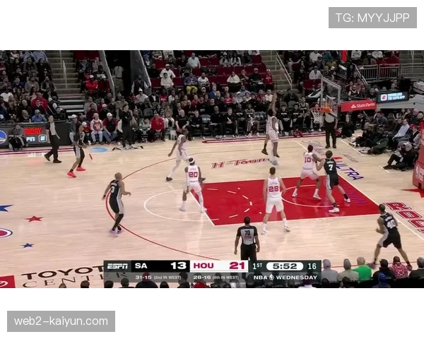 阿门汤普森三分命中率仅22.3% 但关键时刻命中角落三分